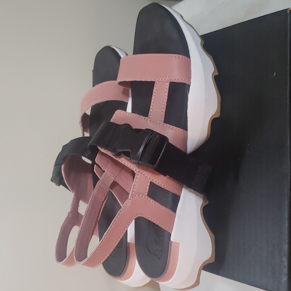 Sorel Kinetic Impact Sling, size 9.5, Color Eraser Pink, White - Picture 6 of 8